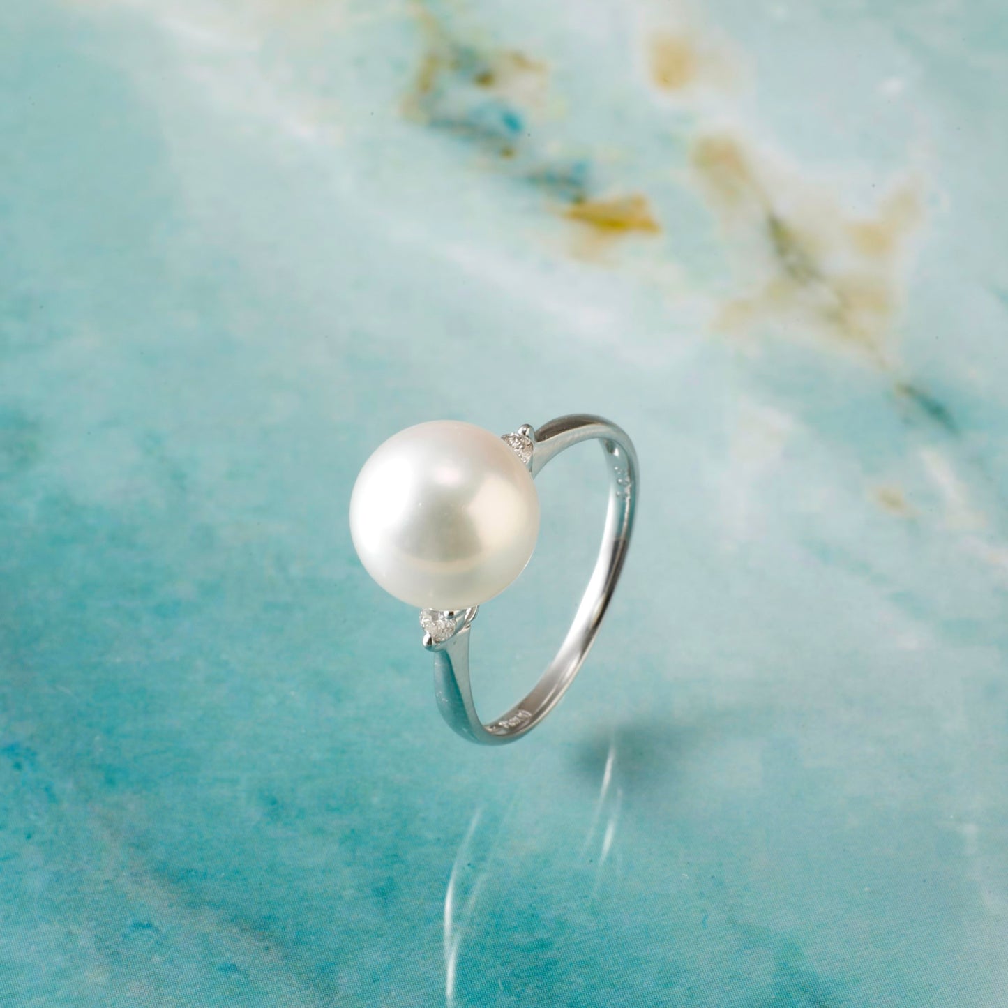 Hanadama Akoya Pearl Ring (with 0.15ct diamond)