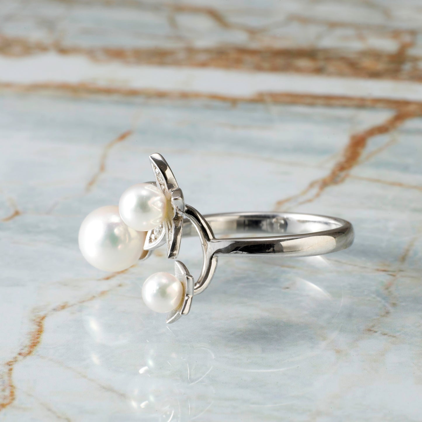 Akoya Baby Pearl Ring (with 0.04ct diamond)